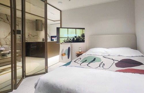 Seocho-dong Hotel | New high-rise city view 3 room perfect for business trips and work