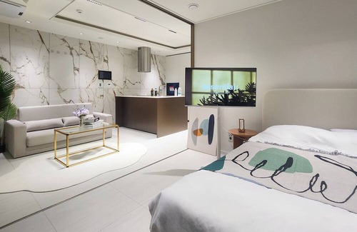 Seocho-dong Hotel | New high-rise city view 3 room perfect for business trips and work