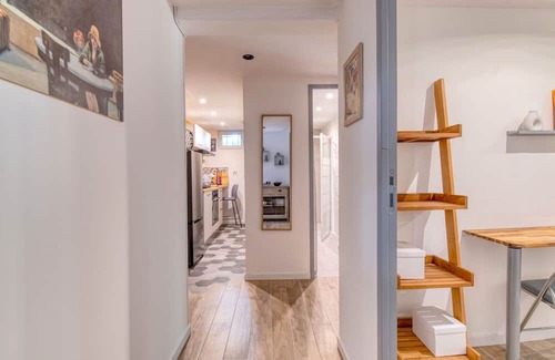 Maurens House | Toit Pour Vous - Relaxing Getaway in the Village with Garden and Pool