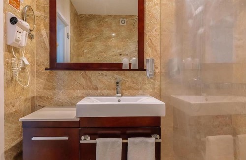 Oura Hotel | Beachfront Retreat! 1BR Apartments Next to Praia da Oura, Parking | 4 Units
