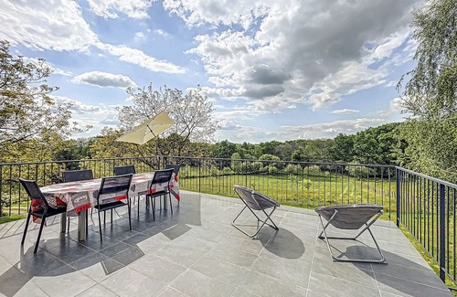 Beynat Cottage | Authentic Cottage, Peaceful with Private Terrace, Private Garden and Wi-Fi