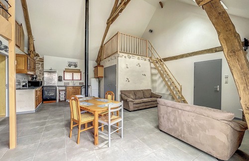 Beynat Cottage | Authentic Cottage, Peaceful with Private Terrace, Private Garden and Wi-Fi