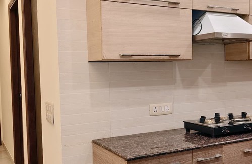 Lajpat Nagar Apartment | 2BHK in Lajpat Nagar near Market