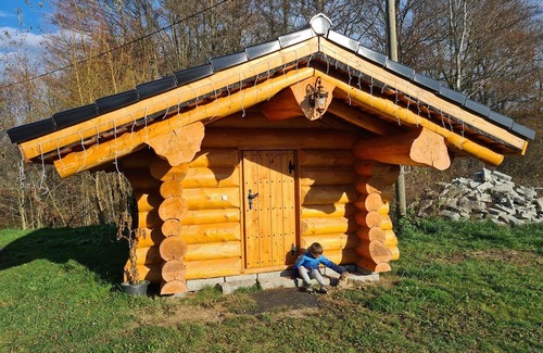 Bad Brambach Ski Chalet | Chalet 'Am See' with Mountain View, Private Terrace and Wi-Fi