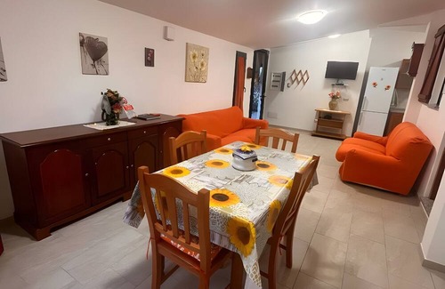 Chia House | Holiday Home 'Chia, 5 Rooms for 12 People' with Mountain View, Wi-Fi and Air Conditioning