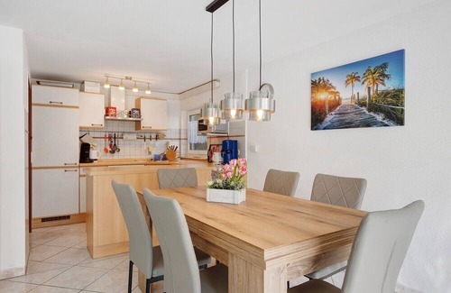 Gaienhofen Apartment | Apartment 'Zeller' with Private Terrace and Wi-Fi