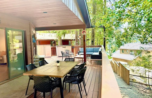 Sicamous Cabin | Family friendly Lakefront resort with boat slip