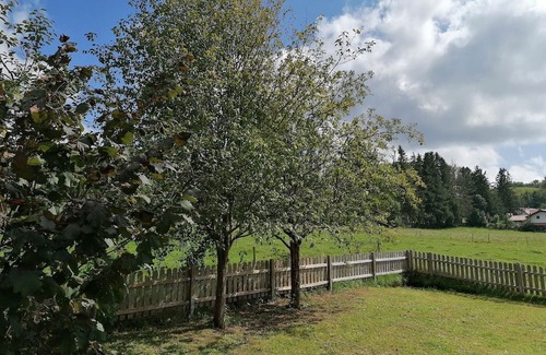 Kaltental House | 3-bedroomed holiday house with garden and double garage for up to 6 guests
