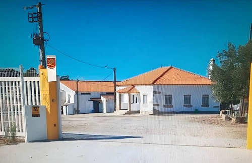 Idanha-a-Nova Apartment | Country House Das Oliveiras with Private Terrace, Shared Garden and Air Conditioning