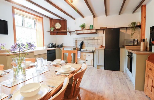 Maybole Cottage | BALSAGGART FARM, family friendly, with open fire in Kirkmichael