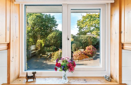 Mylor Bridge Cottage | Peaceful country escape with garden & views