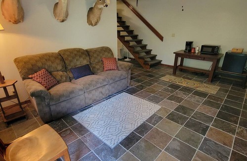 Wilburton House | Charming Two-Story Escape by Golf Course – Close to Robbers Cave Park