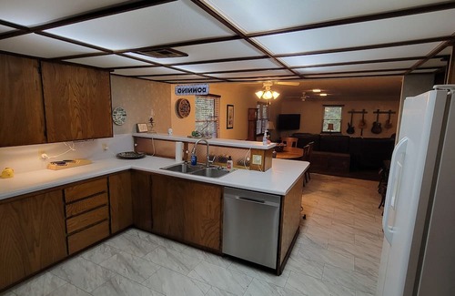 Wilburton House | Charming Two-Story Escape by Golf Course – Close to Robbers Cave Park