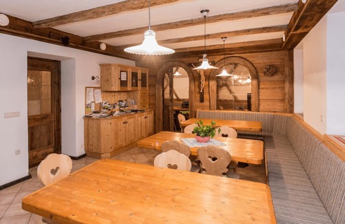 Velturno Apartment | Apartment 'Zolerhof Arnika' with Mountain View, Shared Terrace and Wi-Fi