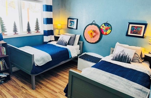 Fairbanks Other | Relax on this sweet little farm & enjoy Northern Lights from the deck!