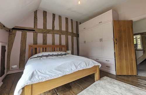 Bishop's Stortford Other | Charming 500-Year-Old Farmhouse - Modern Comforts
