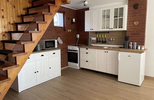 Branzez House | Wonderful private villa for 6 people with WIFI, balcony, pets allowed and parking