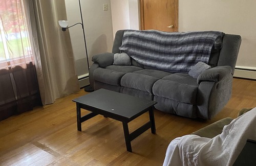Westmont House | Whole home in quiet, safe neighborhood minutes from Johnstown