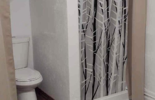 Pittsburgh Apartment | nGreat Apartment minutes from Downtown Pittsburgh! Hassle free check-in & Wi-Fi.