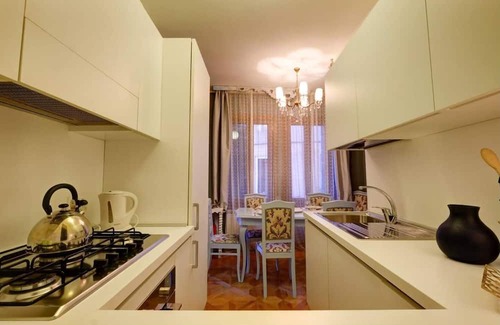 Isola San Giorgio Maggiore Apartment | Bell Tower at the Rectory (Design House)