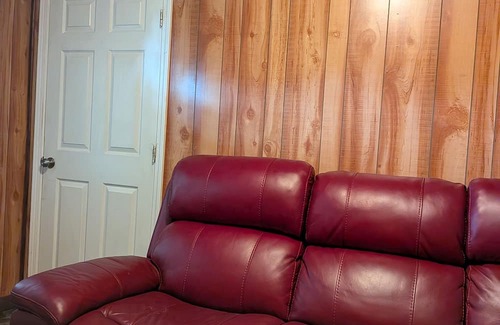 Graceville Apartment | Cozy studio in enjoyable Graceville with WiFi, AC