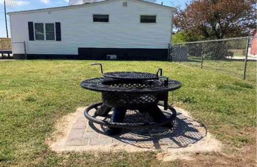 Cape Charles House | "Meant to Be” 4BR Family Retreat w/Game Room & Fire Pit 5 Min to Beach/Parks