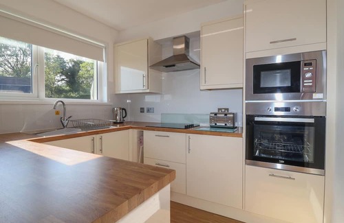 Heligan Cottage | PEBBLE & PINE AT HARCOMBE HOUSE, family friendly in Chudleigh