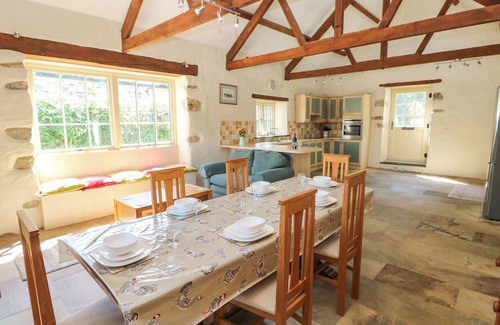 Hayscastle Cross Cottage | CARREG LAS, pet friendly, country holiday cottage in Wolfscastle