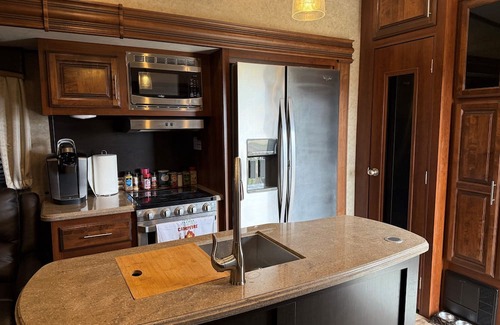 Pierre RV Rental | 2-bedroom campground in peaceful West Prairie with AC/Heat
