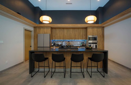 Edinburg House | The Ultimate Retreat Home