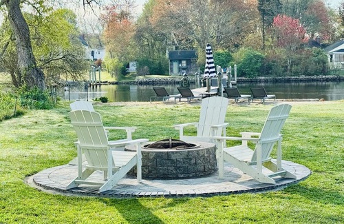 Kenyon House | Serene Fully Remodeled Waterfront Cottage with Brand New Dock & Great Views!
