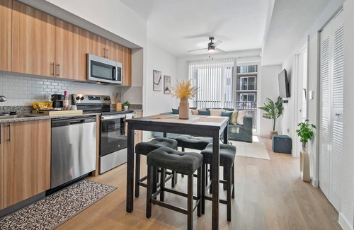 Addicks Apartment | "GuestReady Cozy Retreat: Relax in Style"