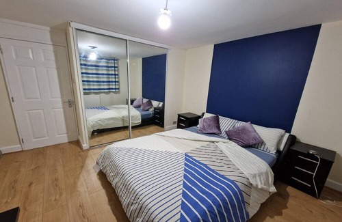 Slough Apartment | SnoozeDen Chalvey | Double Room