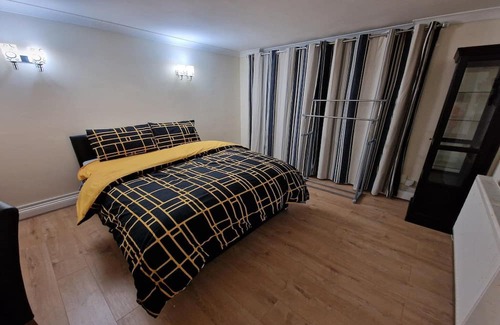 Slough Apartment | SnoozeDen Chalvey | Double Room