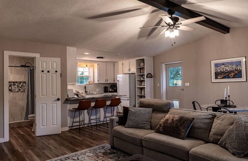 Rockdale House | Adjoining Suites|Country Deluxe Suite&Luxe Studio