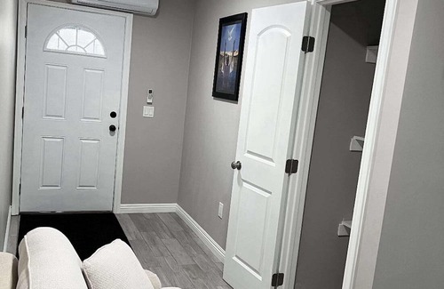 Oildale House | New ADU - Charming 1-bedroom house with AC, WiFi in fabulous Bakersfield