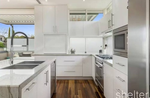 Glen Iris House | Modern Towhouse 4 Bedrooms