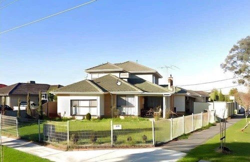 Fawkner House | Affordable 1BR in Fawkner 12 min Airport