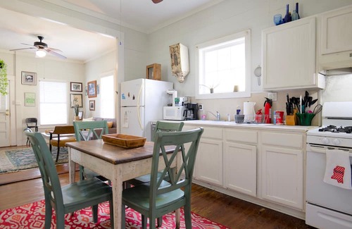 Natchez Cottage | Shanty Bellum Too | 2/1, Washer/Dryer, Full Kitchen