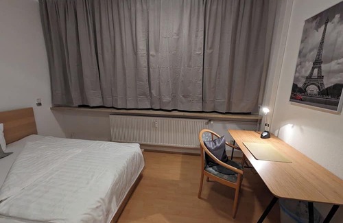 Pforzheim Apartment | 1.5 family room shower room, 2 beds, breakfast corner, workstation, central
