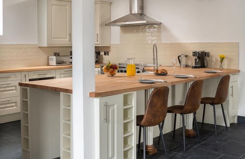 Rhiwbryfdir House | Holiday home in Blaenau Ffestiniog, No Deposit