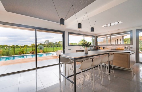 Baillargues Villa | Villa Luxe | Vue sur Golf & Piscine Privée