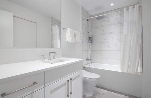 Regional District of Nanaimo Apartment | Suite 104 – One-Bedroom Oceanview King Suite