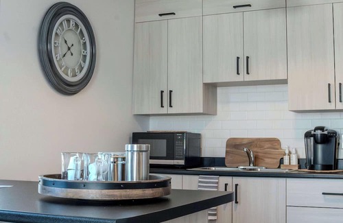 Rouyn-Noranda Apartment | L'Oasis de Nancy Summ