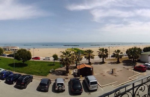 Roseto degli Abruzzi Apartment | Studio apartment with side balcony with sea view