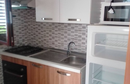 Roseto degli Abruzzi Apartment | Studio apartment with side balcony with sea view