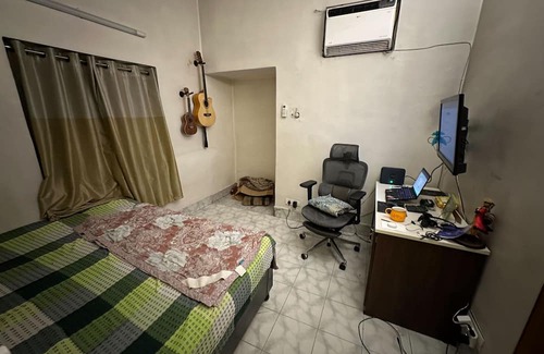 Pitampura Bed & Breakfast | Charming 2-bedroom bed & breakfast with WiFi, AC in phenomenal Delhi
