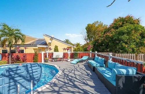 Cooper City House | 4-bedroom house in delightful Cooper City with Indoor Atrium, Fitness room, Pool