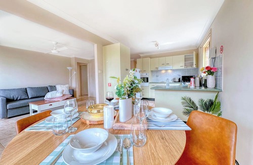The Entrance House | Comfortable House in Heart of The Entrance&Parking