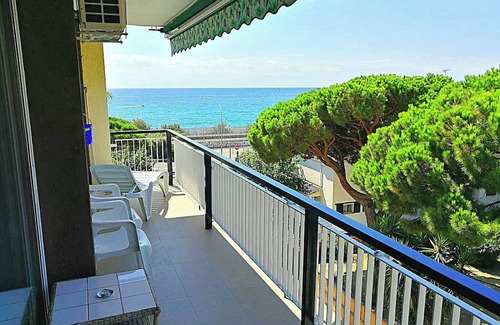 Sant Andreu de Llavaneres Apartment | Apto Llavaneras II near Barcelona, on the beach